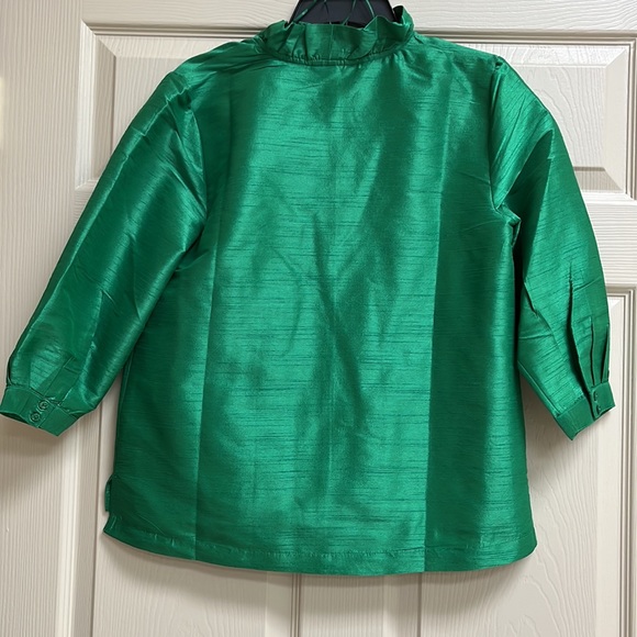 Beautiful Crown & Ivy Ruffle Neckline Blouse - Picture 5 of 8